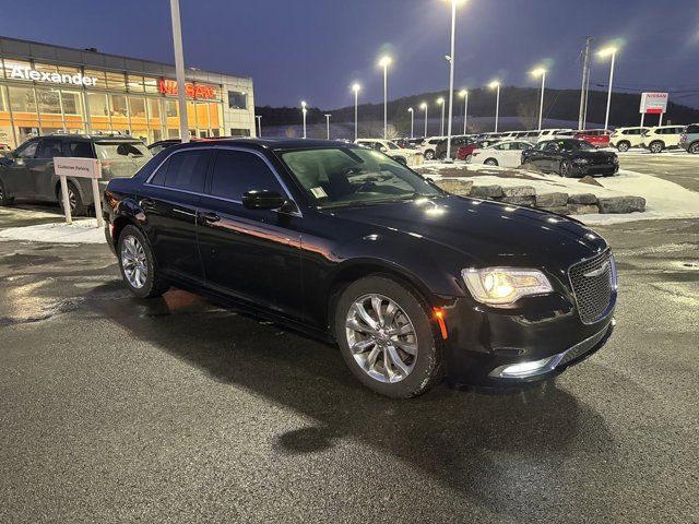 2019 Chrysler 300 Touring L