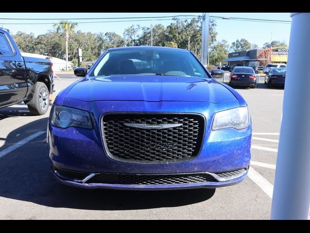 2019 Chrysler 300 Touring