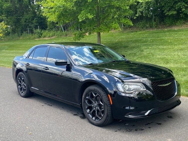 2019 Chrysler 300 Touring