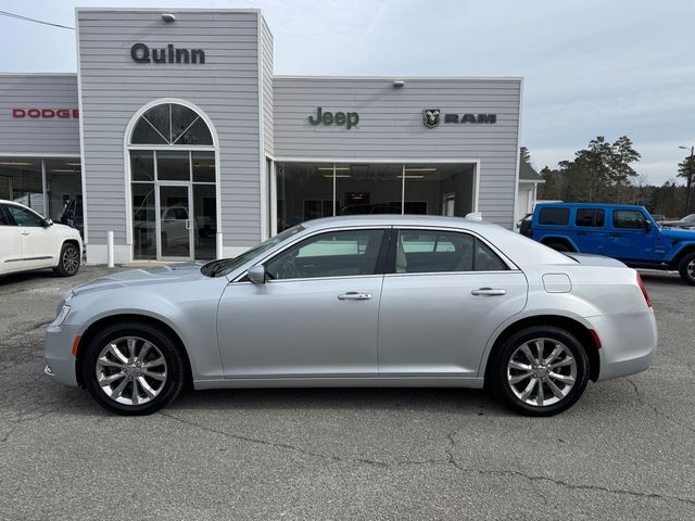 2019 Chrysler 300 Touring L