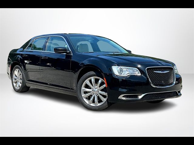 2019 Chrysler 300 Touring