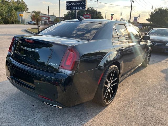 2019 Chrysler 300 Touring