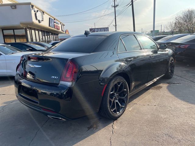 2019 Chrysler 300 Touring