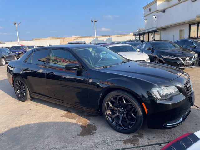 2019 Chrysler 300 Touring