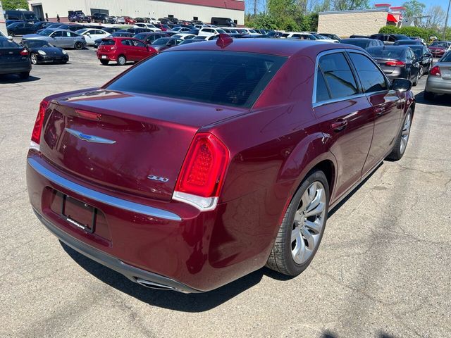 2019 Chrysler 300 Touring