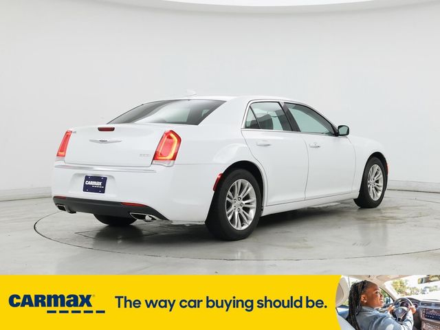 2019 Chrysler 300 Touring L
