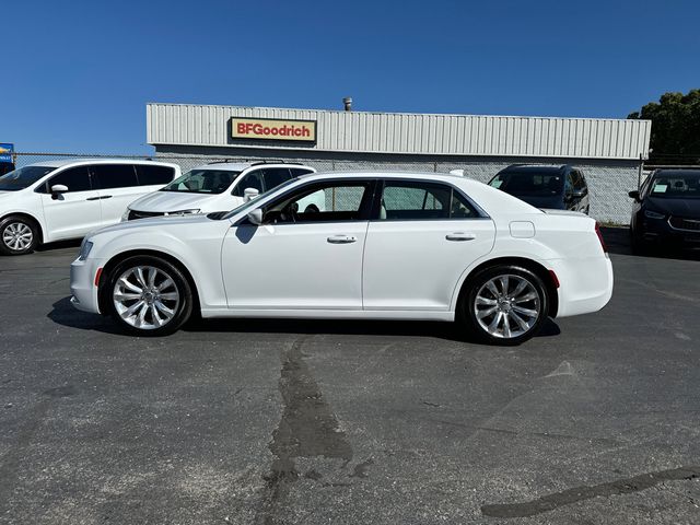 2019 Chrysler 300 Touring L