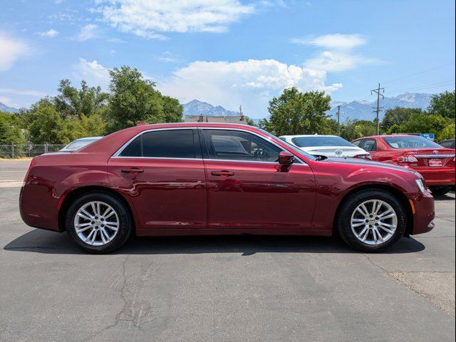 2019 Chrysler 300 Touring L