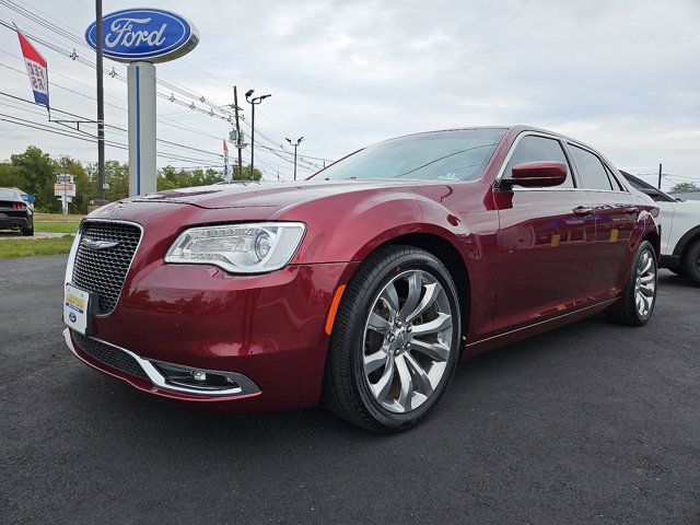 2019 Chrysler 300 Touring L