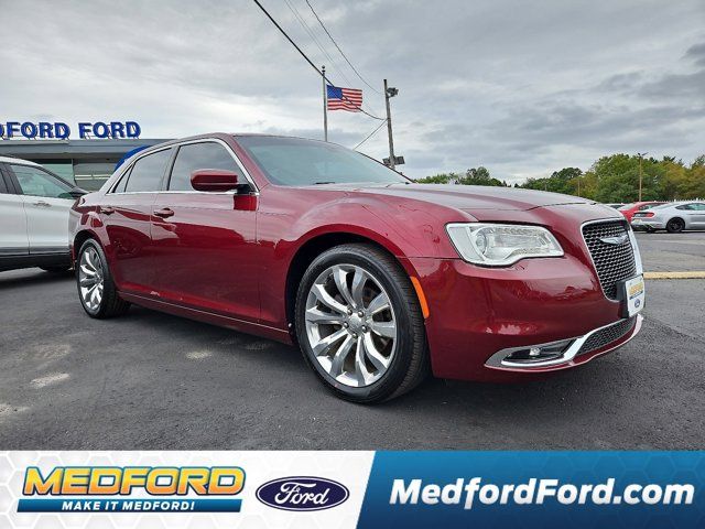 2019 Chrysler 300 Touring L