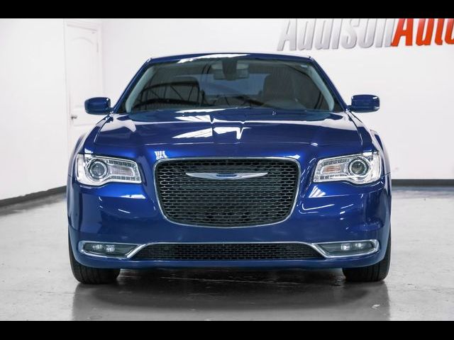 2019 Chrysler 300 Touring L