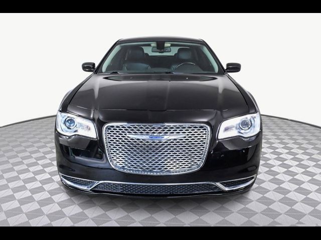 2019 Chrysler 300 Touring L