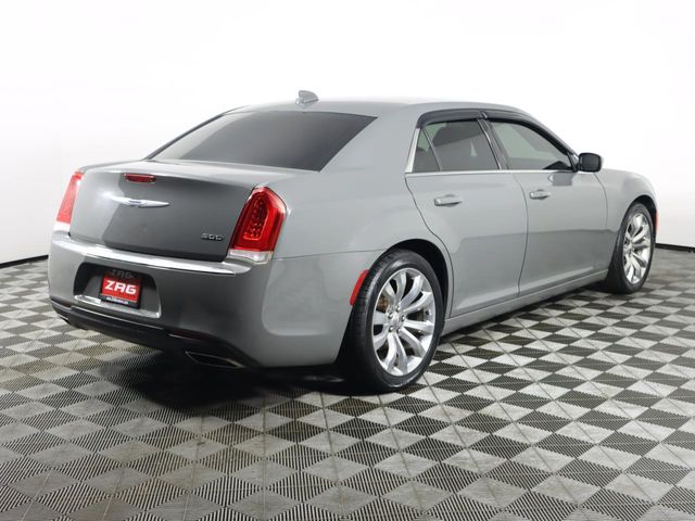 2019 Chrysler 300 Touring L