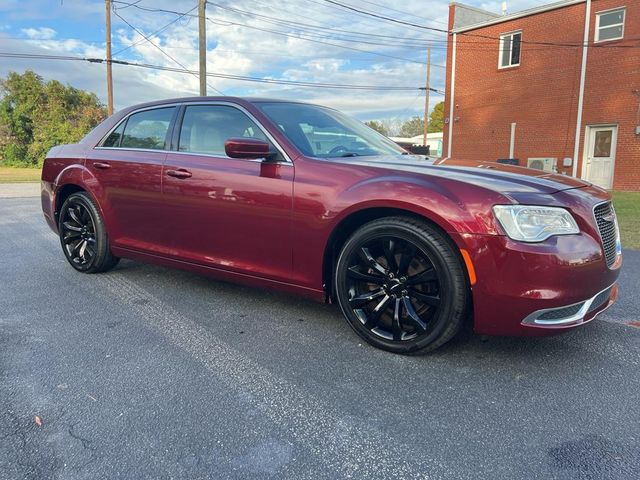 2019 Chrysler 300 Touring L