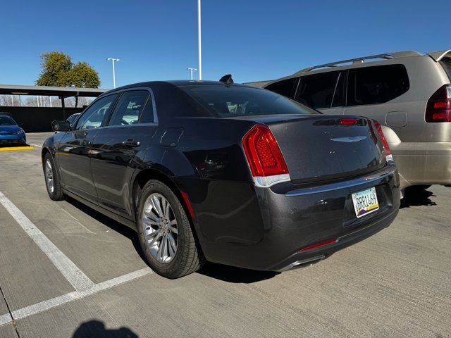 2019 Chrysler 300 Touring L