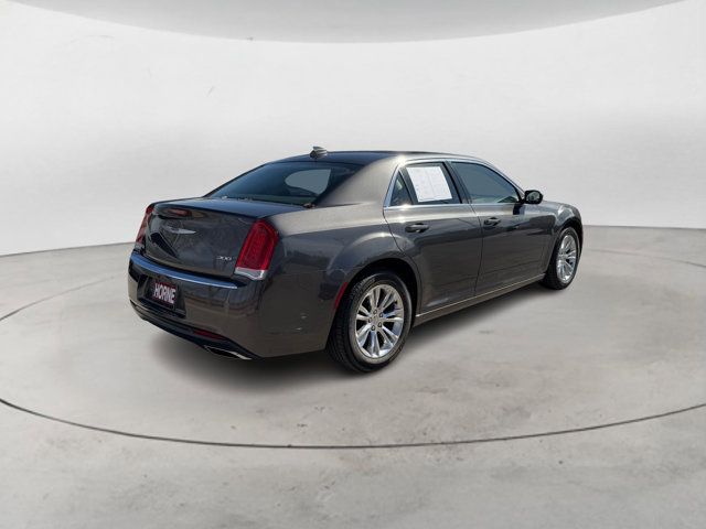2019 Chrysler 300 Touring L
