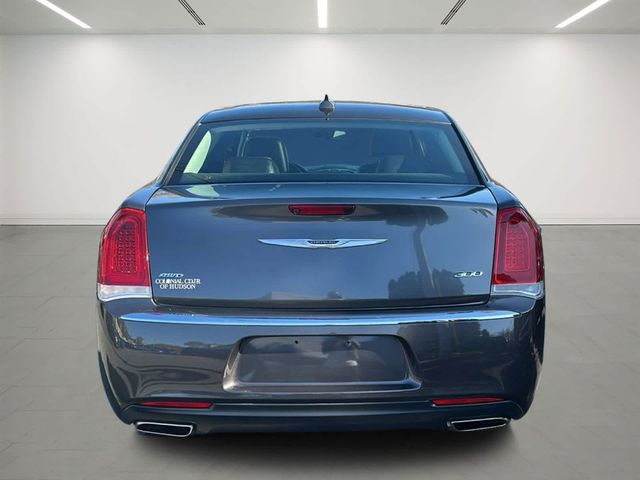 2019 Chrysler 300 Touring L