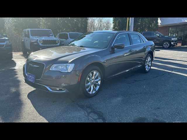 2019 Chrysler 300 Touring L