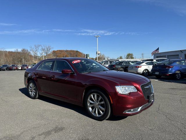 2019 Chrysler 300 Touring L