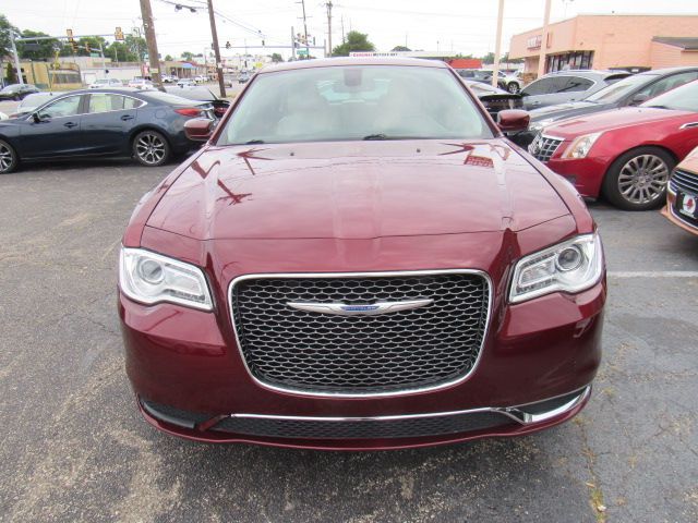 2019 Chrysler 300 Touring L