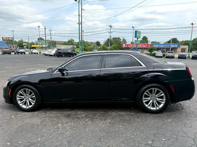 2019 Chrysler 300 Touring L