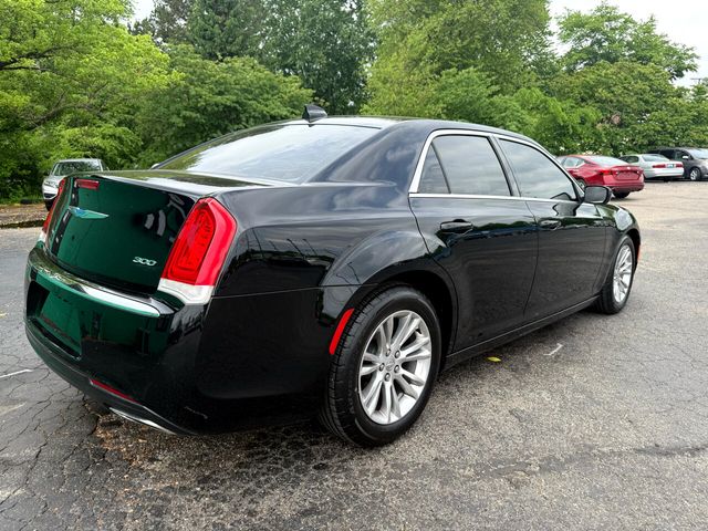 2019 Chrysler 300 Touring L