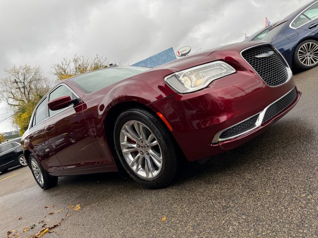 2019 Chrysler 300 Touring L