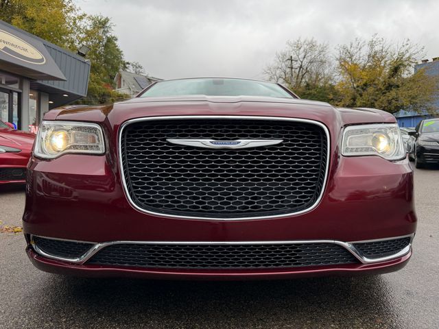 2019 Chrysler 300 Touring L
