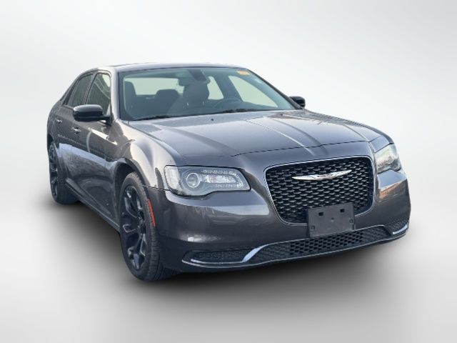 2019 Chrysler 300 Touring