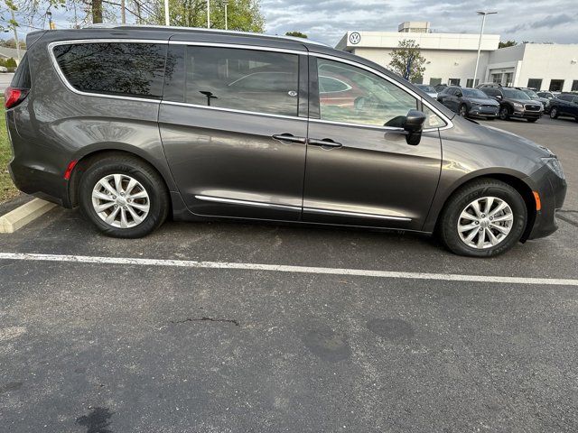 2019 Chrysler Pacifica Touring-L