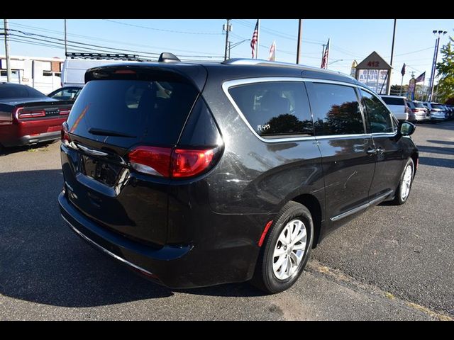 2019 Chrysler Pacifica Touring-L