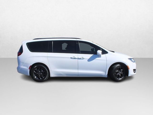 2019 Chrysler Pacifica Touring-L