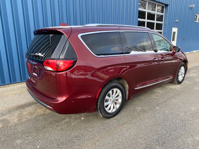 2019 Chrysler Pacifica Touring-L