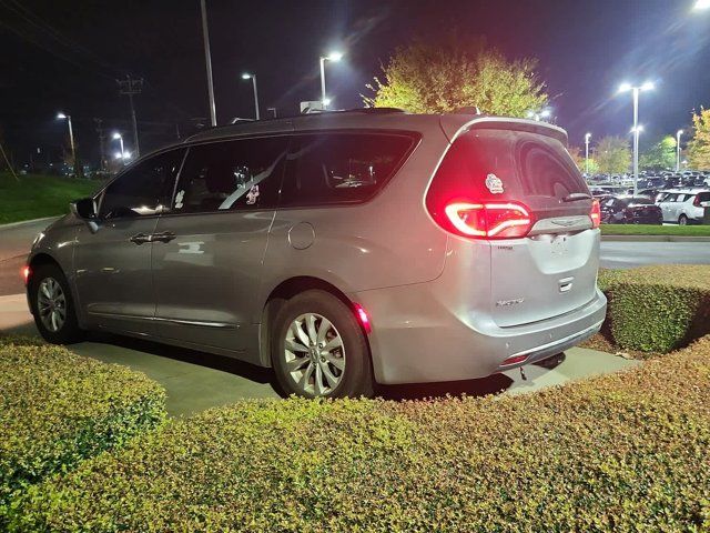 2019 Chrysler Pacifica Touring-L