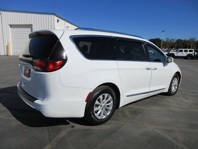 2019 Chrysler Pacifica Touring-L