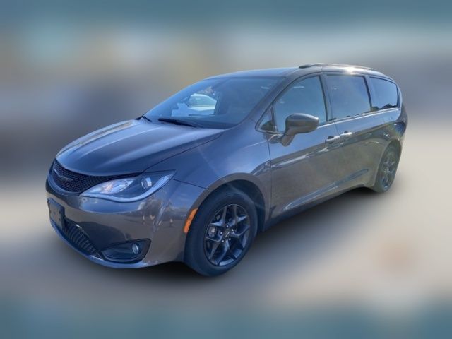 2019 Chrysler Pacifica Touring-L