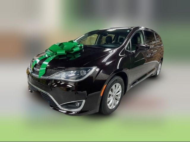 2019 Chrysler Pacifica Touring-L