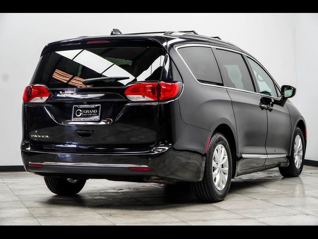 2019 Chrysler Pacifica Touring-L