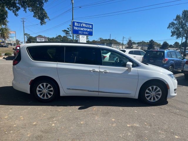 2019 Chrysler Pacifica Touring-L