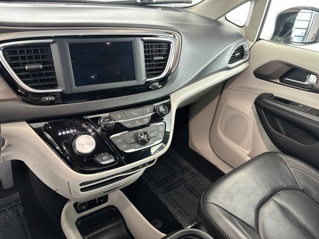 2019 Chrysler Pacifica Touring-L