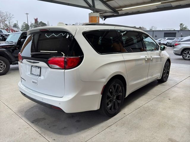 2019 Chrysler Pacifica Touring-L