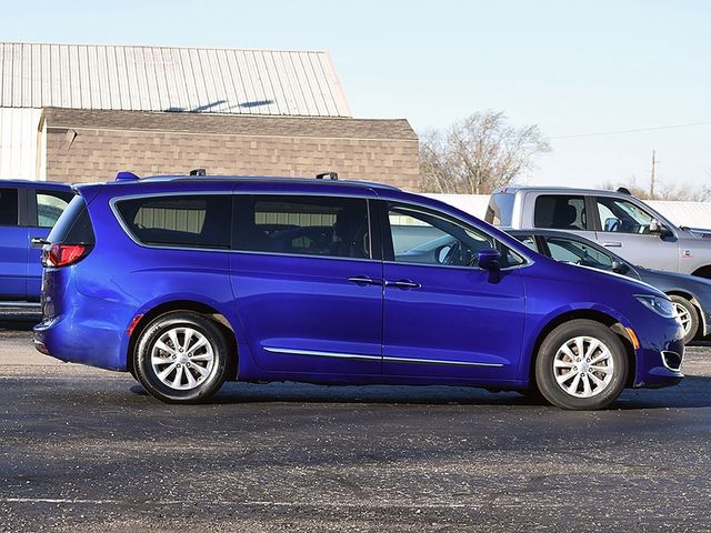 2019 Chrysler Pacifica Touring-L