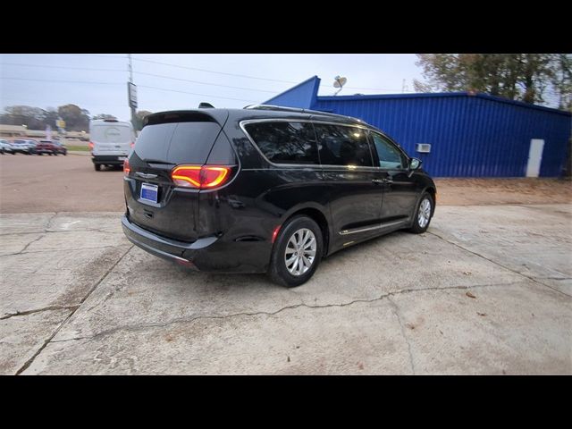 2019 Chrysler Pacifica Touring-L