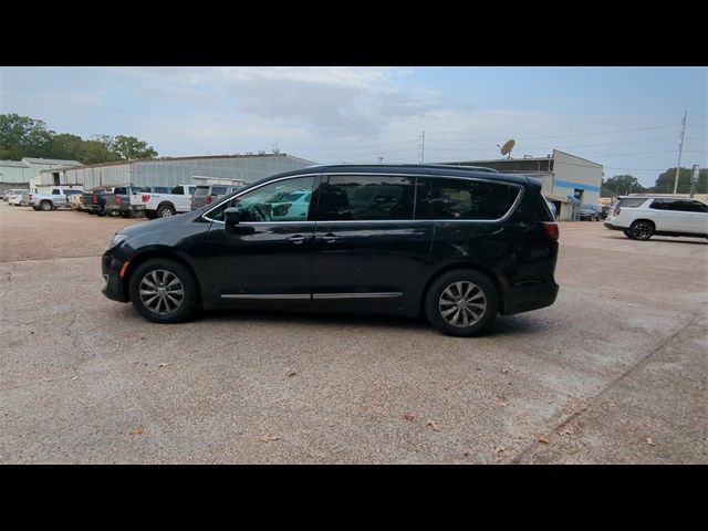 2019 Chrysler Pacifica Touring-L