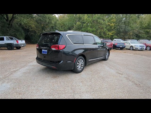 2019 Chrysler Pacifica Touring-L