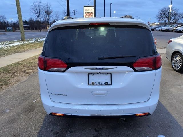 2019 Chrysler Pacifica Touring-L