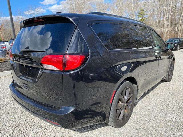 2019 Chrysler Pacifica Touring-L