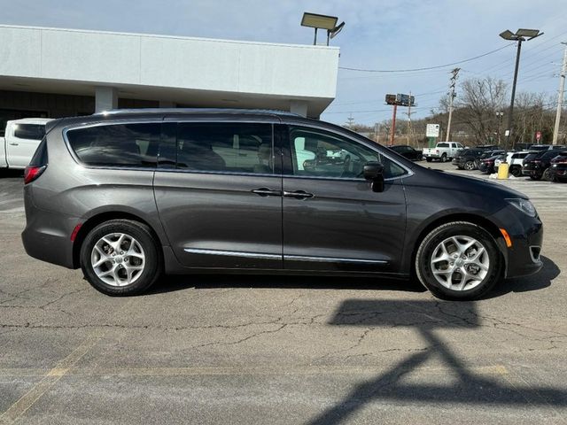 2019 Chrysler Pacifica Touring-L