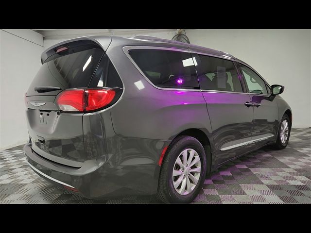 2019 Chrysler Pacifica Touring-L