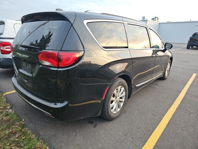 2019 Chrysler Pacifica Touring-L